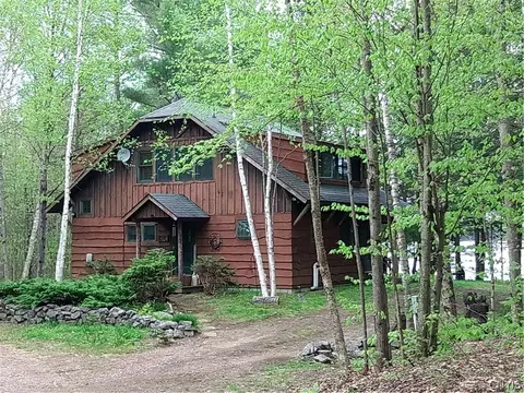 30 Mill St, Clifton, NY 12927