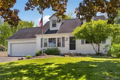 8387 Zenith Dr, Baldwinsville, NY 13027