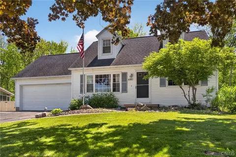 8387 Zenith Dr, Baldwinsville, NY 13027