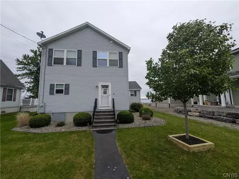7487 W Murray Dr, Cicero, NY 13039