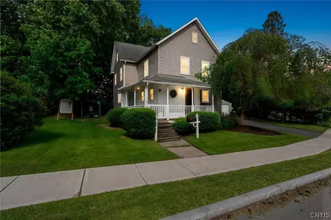 5 Chase St, Auburn, NY 13021