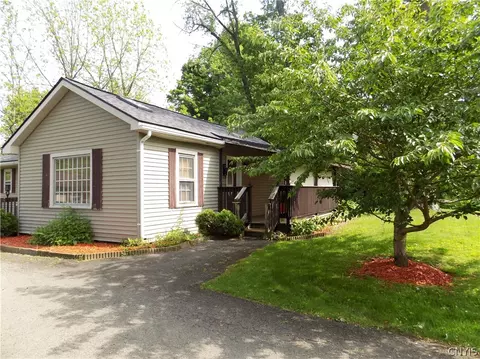 703 Cosby Rd, Utica, NY 13502