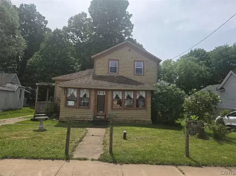 816 Utica St, Fulton, NY 13069