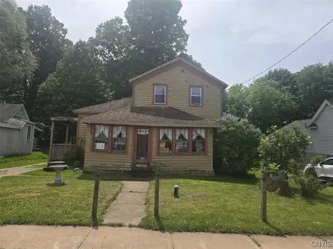 816 Utica St, Fulton, NY 13069