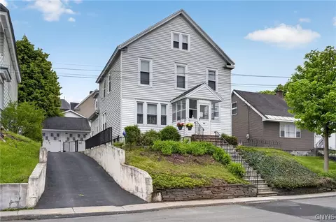 109 1st St, Geddes, NY 13209