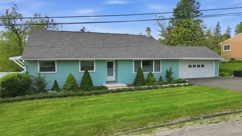 32 Top Notch Dr, Little Falls, NY 13365