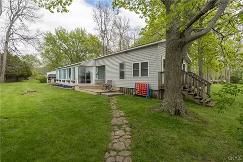 27761 Baird Point Dr, Cape Vincent, NY 13618