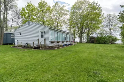 27761 Baird Point Dr, Cape Vincent, NY 13618