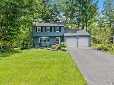 3180 Reston Dr, Lysander, NY 13027