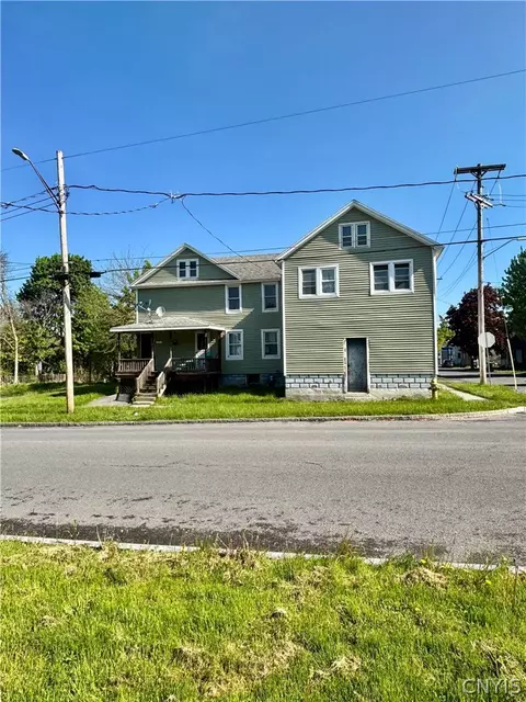 37 Perrine St, Auburn, NY 13021