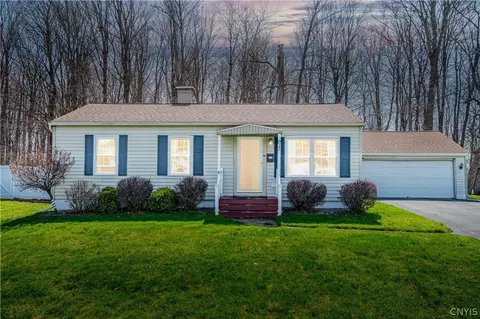 22 Cedarbrook Cres, Whitestown, NY 13492