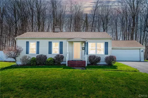 22 Cedarbrook Cres, Whitestown, NY 13492