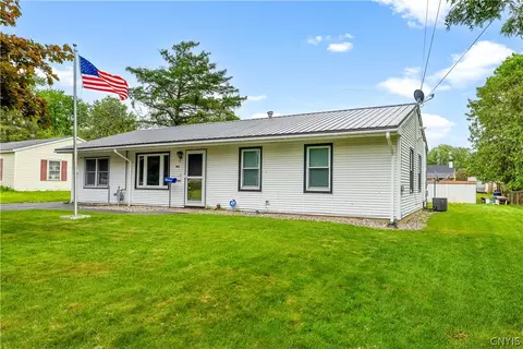 402 Richmond Rd, Utica, NY 13502