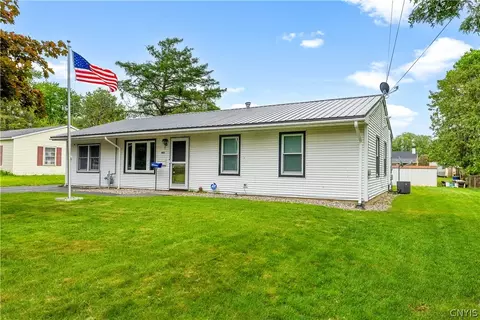 402 Richmond Rd, Utica, NY 13502