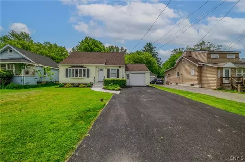 321 Brookfield Rd, Salina, NY 13211