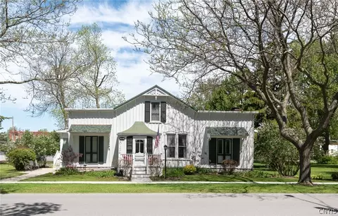 169 E Joseph St, Cape Vincent, NY 13618