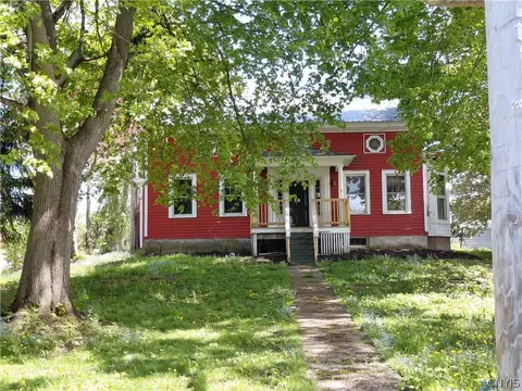 12 Church St, Pulaski, NY 13142