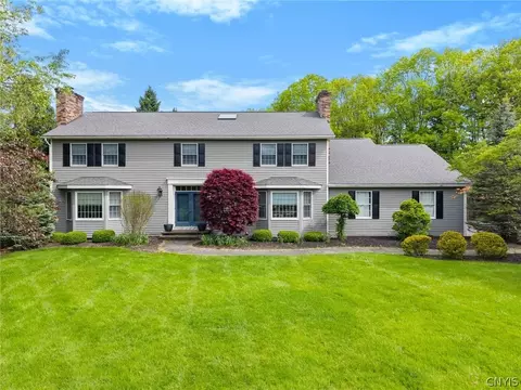 8069 Irish Mist Ln, Manlius, NY 13104