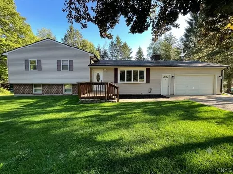 129 Knoll Wood Cir, Western, NY 13303
