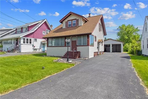 119 Brookfield Rd, Salina, NY 13211