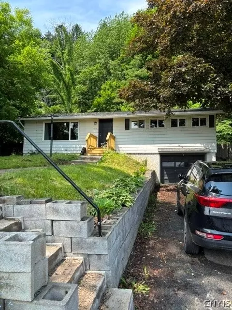118 Parsons Rd, Camillus, NY 13031