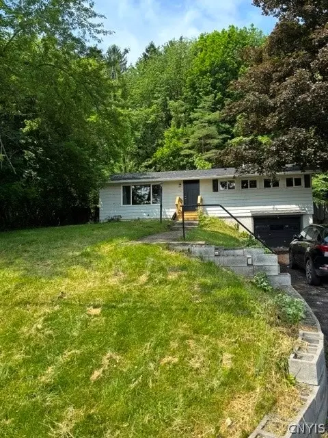 118 Parsons Rd, Camillus, NY 13031