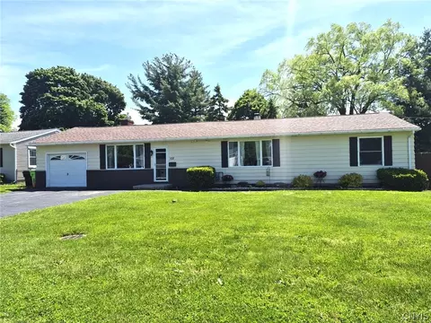 102 Hanover Ave, Salina, NY 13088