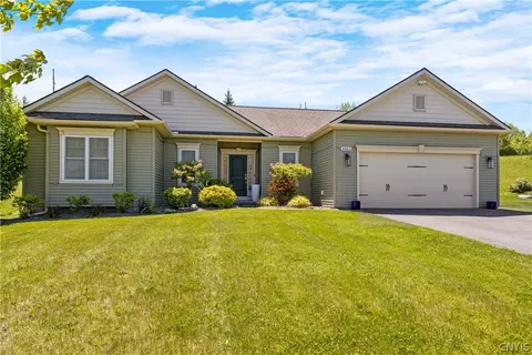 4461 Southwood Heights Dr, Onondaga, NY 13078