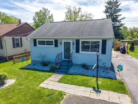 106 Sharon Rd, Geddes, NY 13209