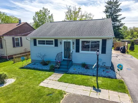 106 Sharon Rd, Geddes, NY 13209