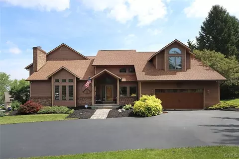 4320 Trout Lilly Ln, Manlius, NY 13104