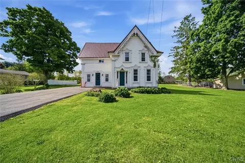 558 Lamson Rd, Lysander, NY 13027