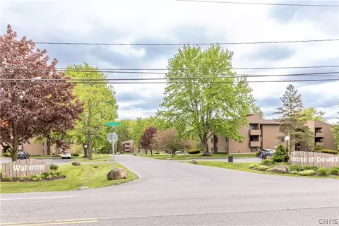 156 Watertree Dr, East Syracuse, NY 13057
