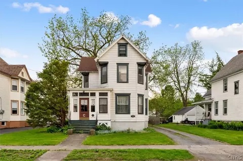 233 W Walnut St, Oneida, NY 13421