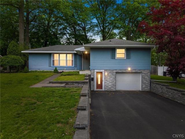 112 David Dr, Syracuse, NY 13212