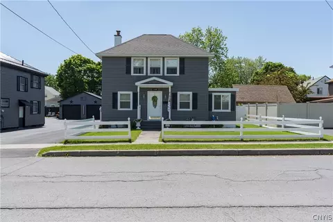 108 E Hoard St, Watertown, NY 13601