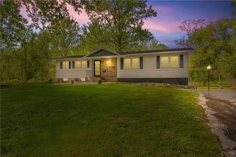 Exterior - 322 Falls Blvd, Sullivan, NY 13037 photo 2 of 9
