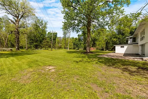 Exterior - 322 Falls Blvd, Sullivan, NY 13037 photo 7 of 9