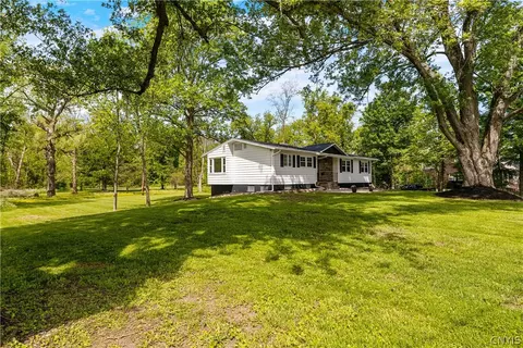 Exterior - 322 Falls Blvd, Sullivan, NY 13037 photo 6 of 9