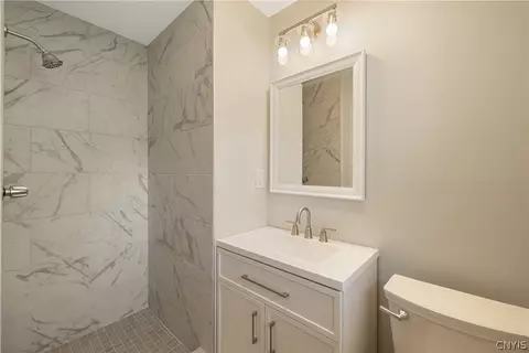 Bath - 322 Falls Blvd, Sullivan, NY 13037 photo 2 of 2