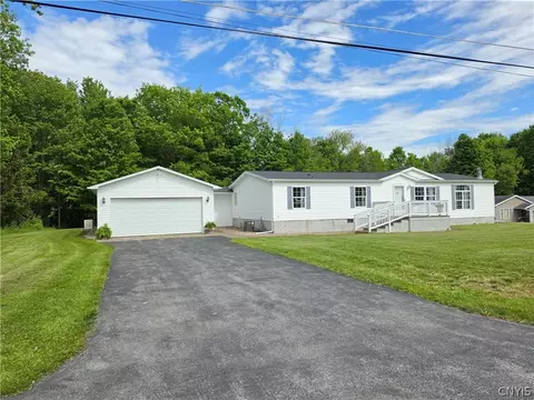 125 Orchard Dr, Vienna, NY 13042
