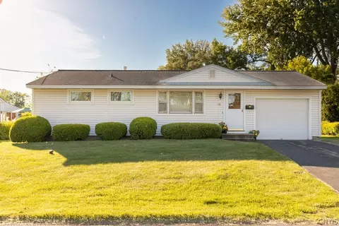 116 Saslon Park Dr, Salina, NY 13088