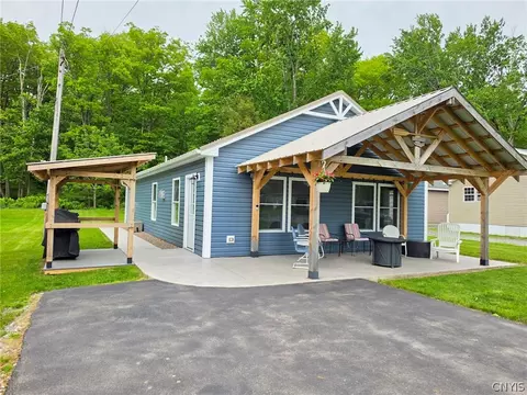 6394 Lakeshore Rd S, Verona, NY 13478