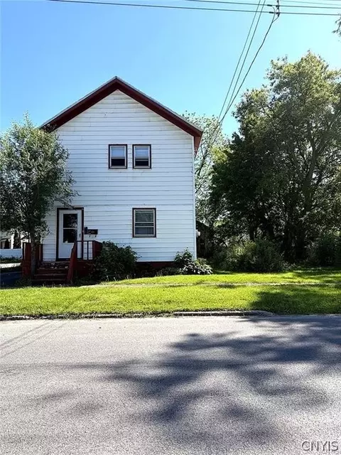 746 Mary St, Utica, NY 13501