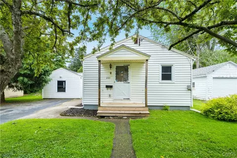 221 Chappell St, Oneida, NY 13421