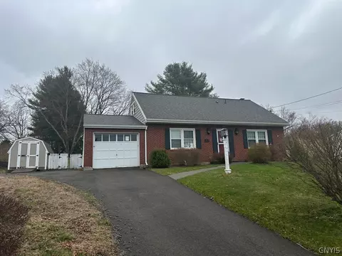 11 Sunset Ter, Apalachin, NY 13732