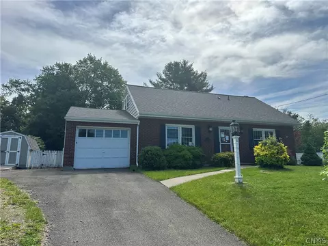 11 Sunset Ter, Apalachin, NY 13732