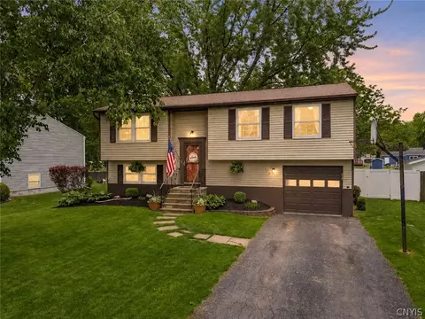 110 Rocky Rd, Salina, NY 13090