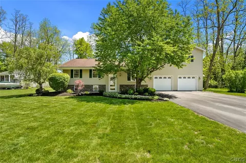 14 University Cir, Kirkland, NY 13323