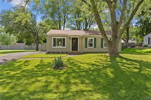 103 Resseguie Dr, Van Buren, NY 13209
